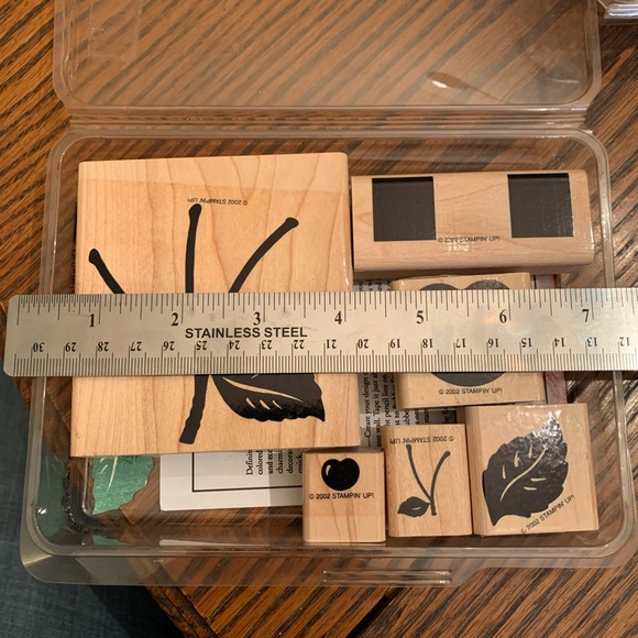 Very Cherry rubber stamp set - Picture 2 of 4